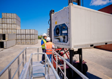 Refrigerated shipping container and cold-chain equipment